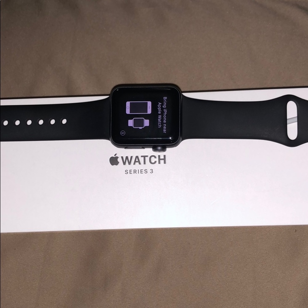 Apple Watch Series 3 - 38 MM Aluminum Case